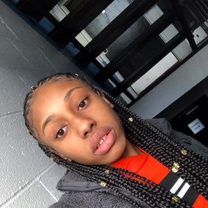 Meet your Posher, Nessa